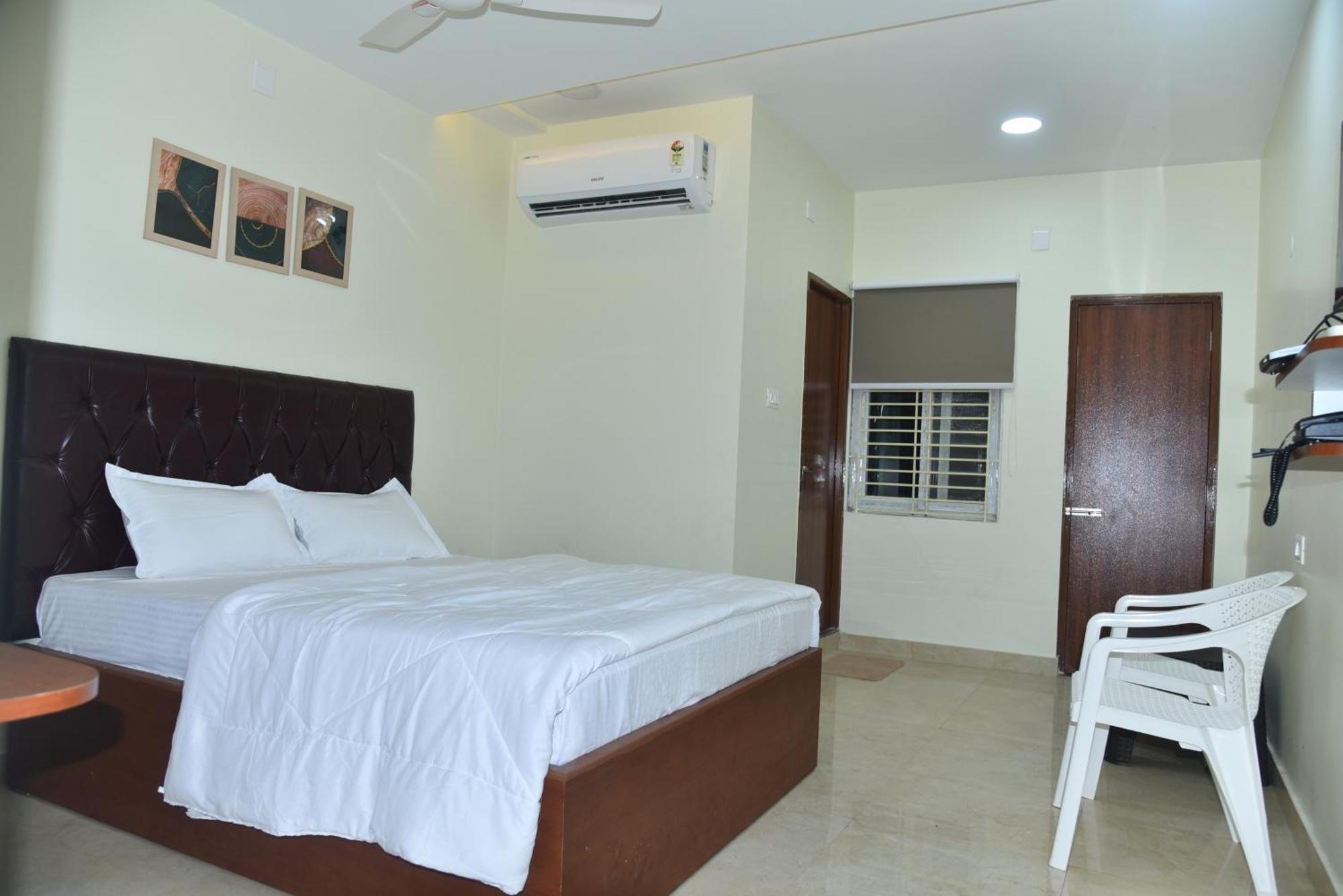 The Paradise Guest Inn Нелур Екстериор снимка